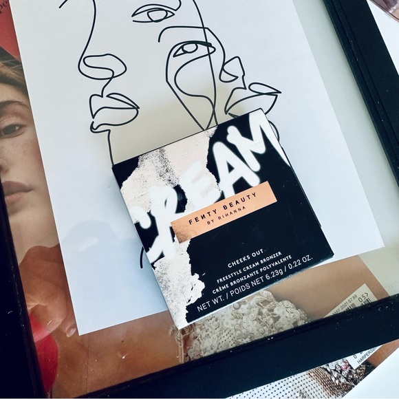 FENTY CHEEKS OUT FREESTYLE CREAM BRONZER - Picture 2 of 3